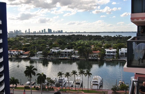 Mid Beach Condo | Newly renovated 3/2 condo on Miami Beach's Alexander Hotel