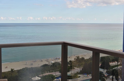 Mid Beach Condo | Newly renovated 3/2 condo on Miami Beach's Alexander Hotel