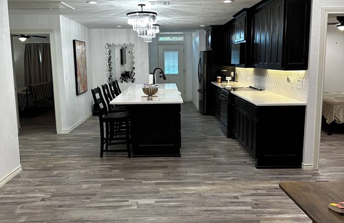 Ardmore House | Newly renovated 3-bedroom house, minutes away from Coliseum, Lake & Lakecrest