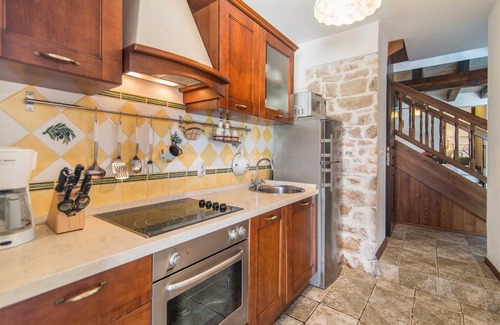 Mirce Villa | Newly renovated 3-BR Dalmatian stone Villa with Pool for 6-8 Guests