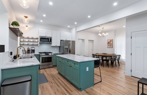 Weinland Park House | Newly Renovated 3 story house near Short North, Free parking and full backyard.
