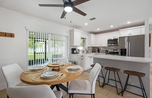 Fort Myers Shores House | Newly renovated 3BR/2BA home with modern finishes, fast WiFi, central A/C,