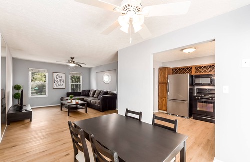 Columbus House | NEWLY RENOVATED 4 bed home w/back yard and deck