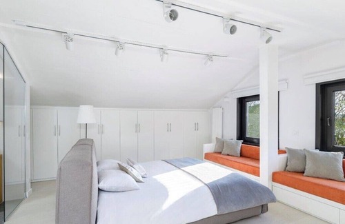 Etiler House | Newly renovated 4 bedroom modern super cozy house located in the heart of Bebek
