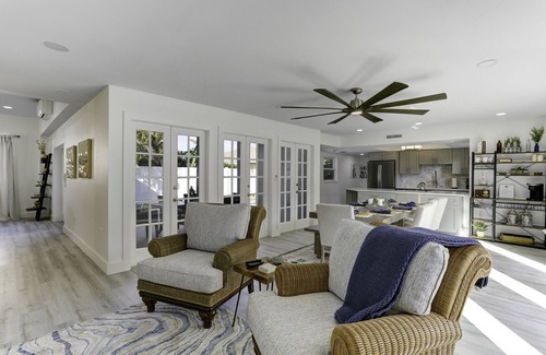 Naples Park House | Newly Renovated 4 bedroom, 3 bathroom home less than 1 mile to the beach