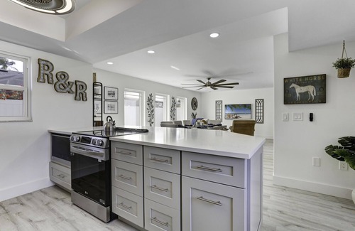 Naples Park House | Newly Renovated 4 bedroom, 3 bathroom home less than 1 mile to the beach