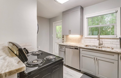 Arlington Heights House | Newly Renovated, 5 minutes from Dickies Arena, 9 minutes to downtown and TCU