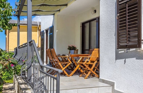Skatari Apartment | Newly renovated Apartment with WiFi and BBQ