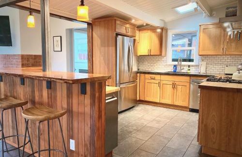 Jacoby Creek House | Newly Renovated Arcata Sunny Mid-Century Gem