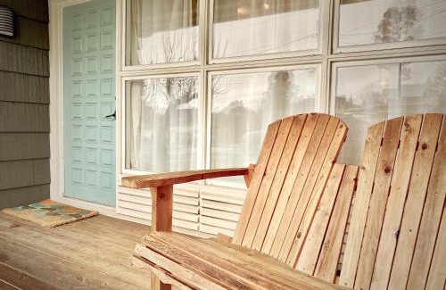 Jacoby Creek House | Newly Renovated Arcata Sunny Mid-Century Gem