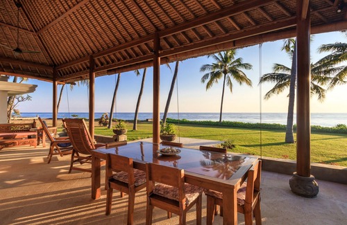 Tejakula Villa | Newly renovated beachfront property in Tejakula