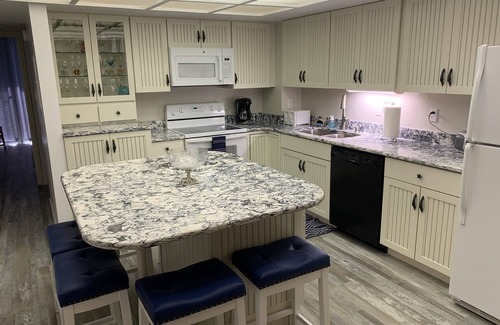 Ocean City Condo | NEWLY RENOVATED beautiful condo with the best views in Ocean City!