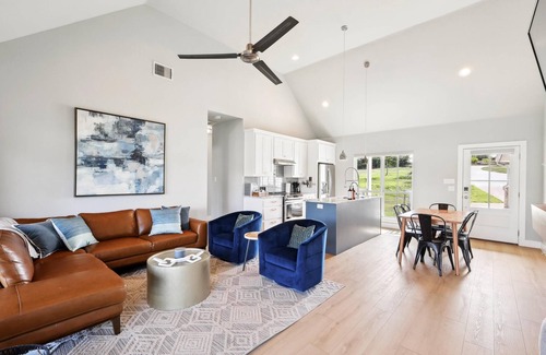 Graford House | Newly Renovated | Blue Moon PK 4/3 home in Hells Gate, Water Access