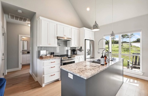Graford House | Newly Renovated | Blue Moon PK 4/3 home in Hells Gate, Water Access