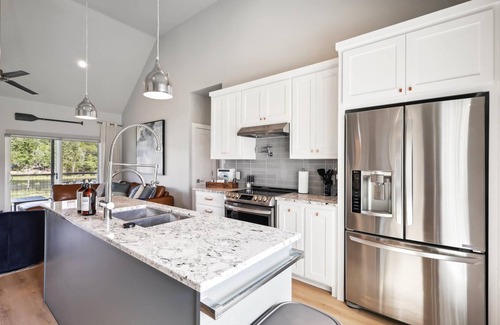 Graford House | Newly Renovated | Blue Moon PK 4/3 home in Hells Gate, Water Access
