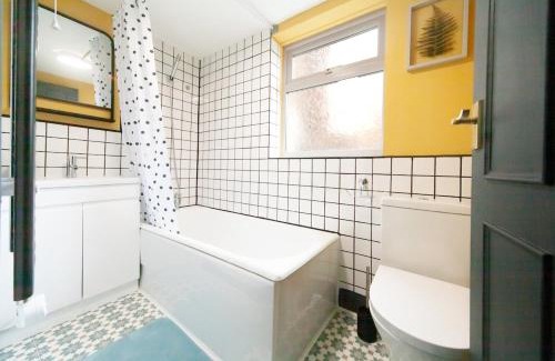 Spalding Apartment | Newly renovated, bright and stylish flat