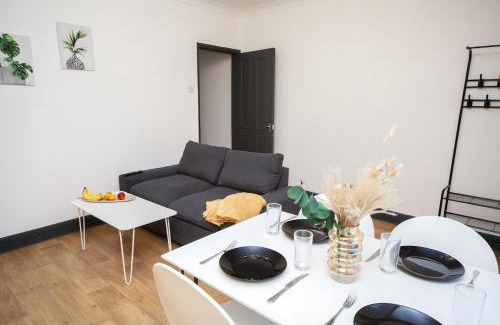 Spalding Apartment | Newly renovated, bright and stylish flat