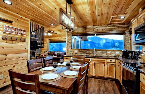Gatlinburg Cabin | Newly Renovated Cabin- 2 Bedroom Luxury Suite Above DT Gatlinburg