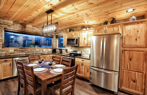 Gatlinburg Cabin | Newly Renovated Cabin- 2 Bedroom Luxury Suite Above DT Gatlinburg