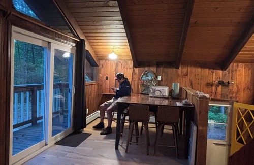 North Conway Ski Chalet | NEWLY RENOVATED Cathedral Ledge Chalet Walk to Echo Lake, Pet-Friendly, N Conway