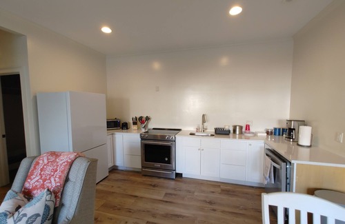 Charleston Cottage | Newly Renovated close to Downtown & Folly Beach