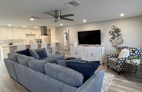 East Naples House | Newly Renovated, Close to Old Naples & Beach