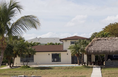 Big Pine Key House | Newly renovated cozy and spacious beach house with breathtaking ocean front
