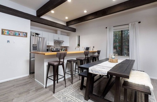 Warrior's Mark Condo | Newly Renovated Condo Walking Distance to Main St