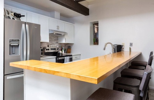 Warrior's Mark Condo | Newly Renovated Condo Walking Distance to Main St