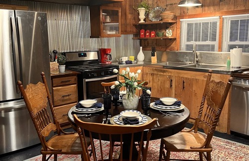 Washington House | Newly renovated cottage close to waterfront and boat ramps