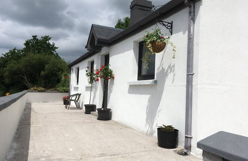 County Waterford Cottage | Newly renovated Cottage at Youghal Bridge