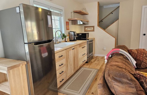 Bolton-Est Cottage | Newly Renovated Cozy Cottage with Wood Burning Stove - Sleeps up to 4