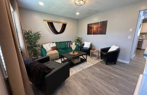 Sylva House | Newly Renovated Cozy home - 2min walk to Tuckasegee River