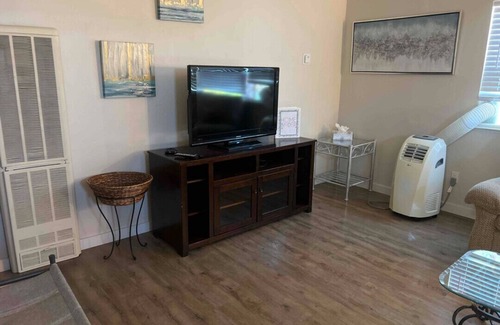 Martinez Apartment | Newly Renovated Downtown Apartment