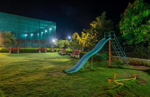 Lonavala Villa | Newly Renovated-Farm Villa -6BHK with Pool & Turf