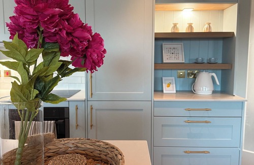 Whiteness Ski Chalet | Newly Renovated Chic Beachfront Chalet with Sea Views in Shetland