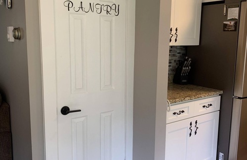 The Galena Territory House | Newly Renovated. Gorgeous Retreat w/seasonal waterfall view! Dogs under 25 LBS