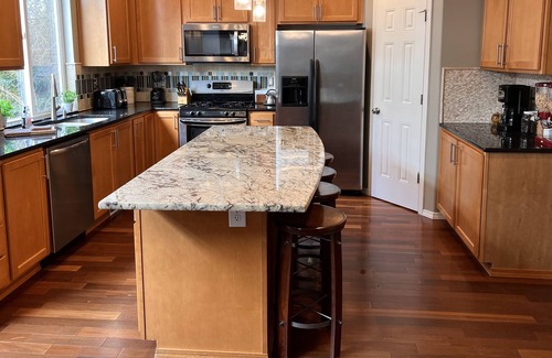 Federal Way House | Newly renovated! Great place to entertain! Lots of space.