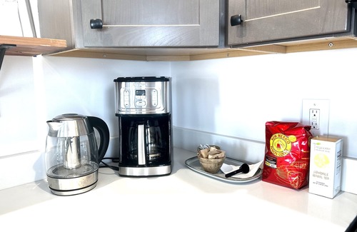 South Broadway House | Newly-Renovated Historic Hideaway w/all new furnishings + appliances