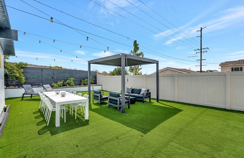 San Onofre House | Newly Renovated House - Hot Tub - eBikes - Fire Pit - Surfboards