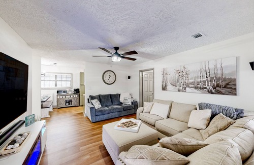 Eclectic House | Newly renovated home near private boat ramp - covered porch & dog-friendly