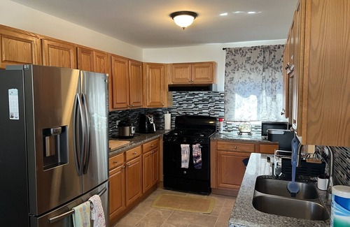 Ypsilanti House | Newly renovated house in a quiet neighborhood