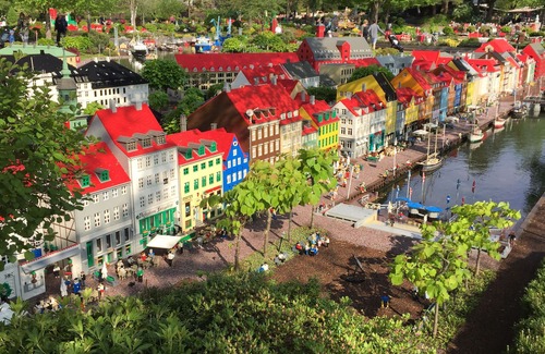 Billund House | Newly renovated house walking distance to LEGO House & LEGOland for large family