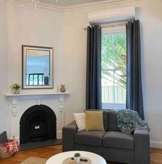 East Bendigo House | Newly renovated, Kennedy Cottage - close to CBD