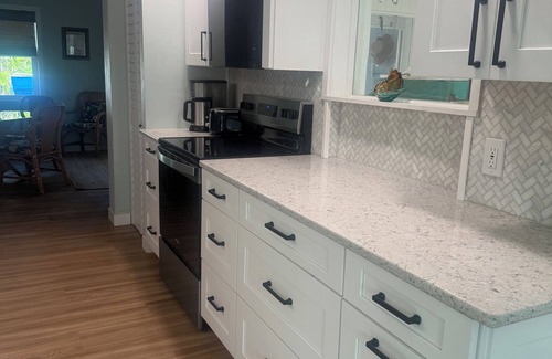 Englewood House | Newly renovated Key to Life Beach House is your place to be on Manasota Key.