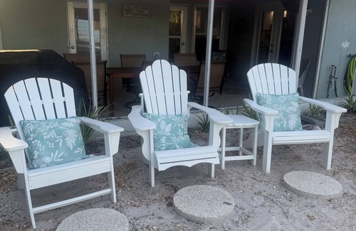 Englewood House | Newly renovated Key to Life Beach House is your place to be on Manasota Key.