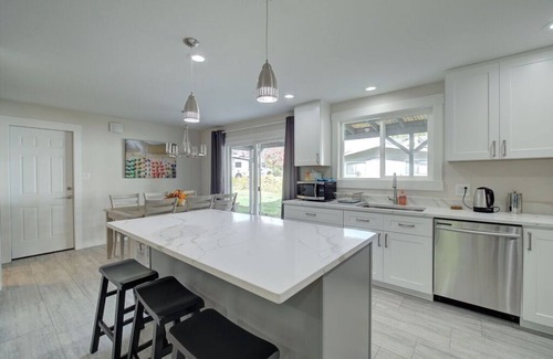 Redmond House | Newly Renovated Kirkland/Redmond Rambler
