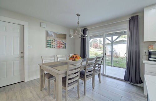 Redmond House | Newly Renovated Kirkland/Redmond Rambler