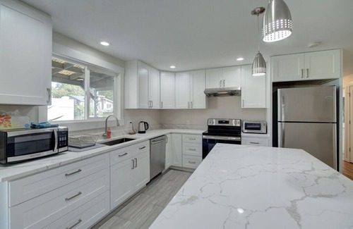 Redmond House | Newly Renovated Kirkland/Redmond Rambler