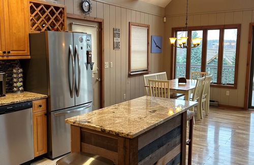 Lakeville House | Newly renovated kitchen, 3 Bed/2 Bath, Finished Basement w/game room!